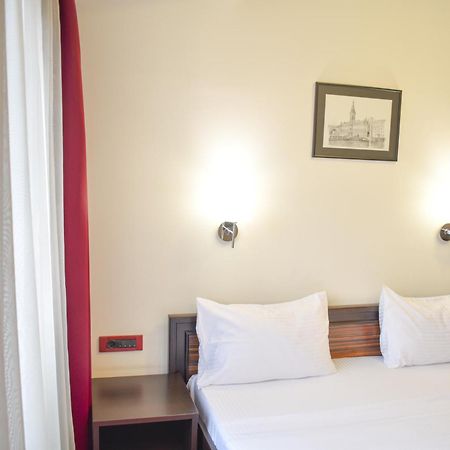 Hotel Hamburg スコピエ エクステリア 写真