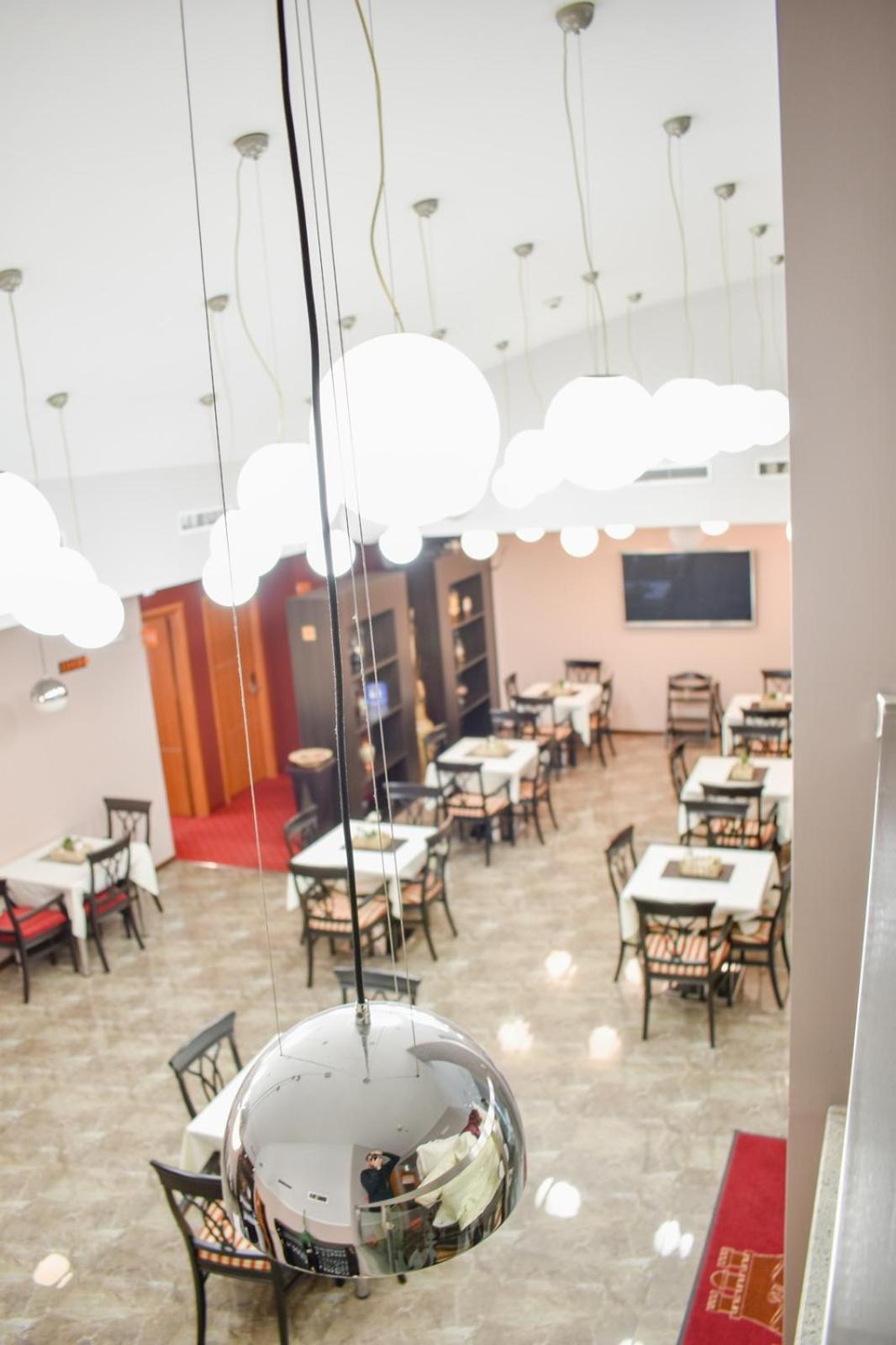 Hotel Hamburg スコピエ エクステリア 写真
