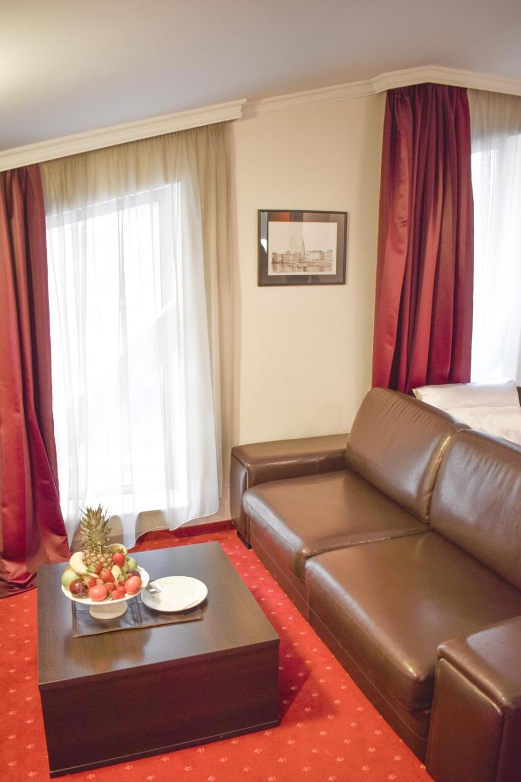 Hotel Hamburg スコピエ エクステリア 写真