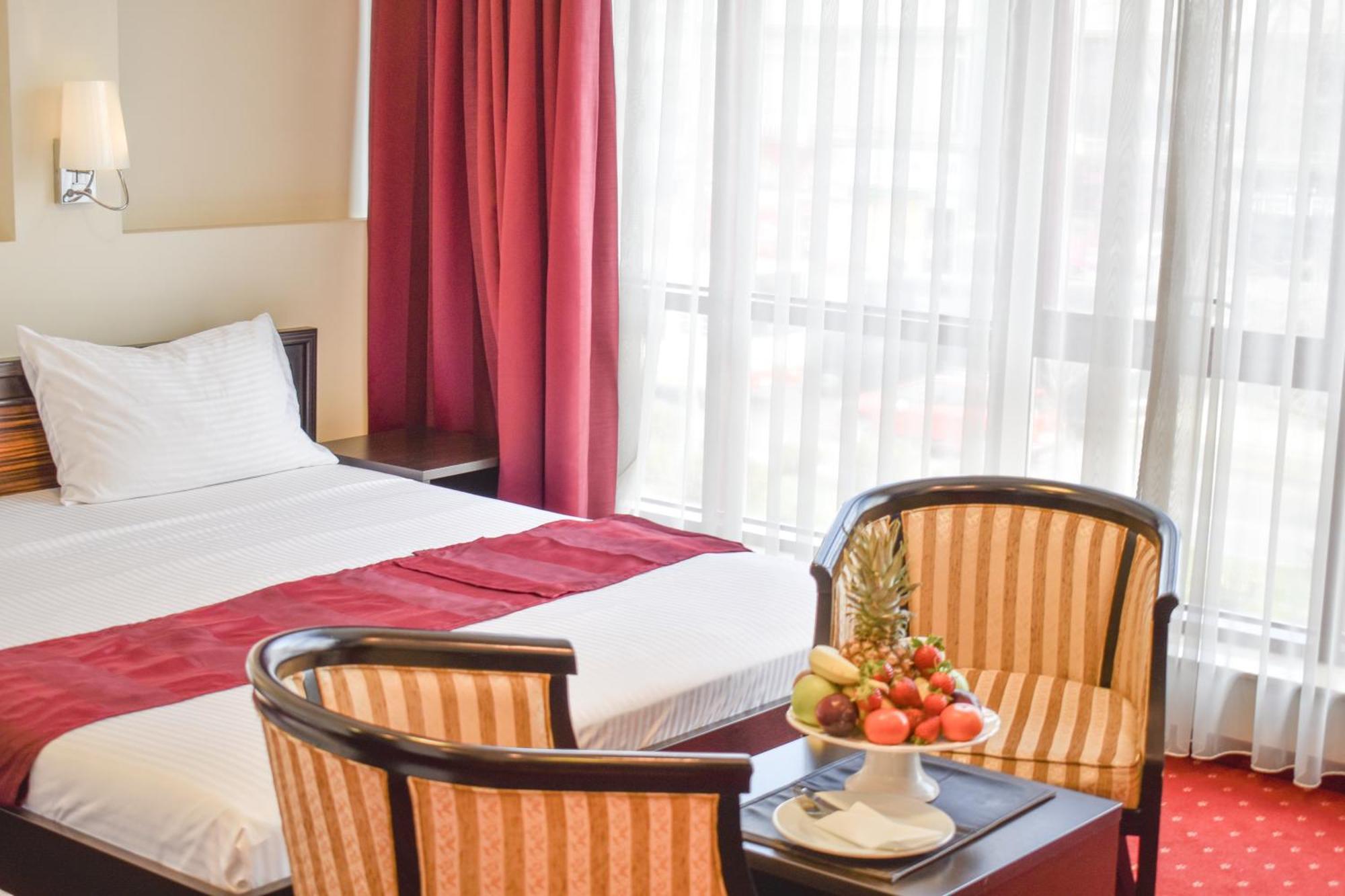 Hotel Hamburg スコピエ エクステリア 写真