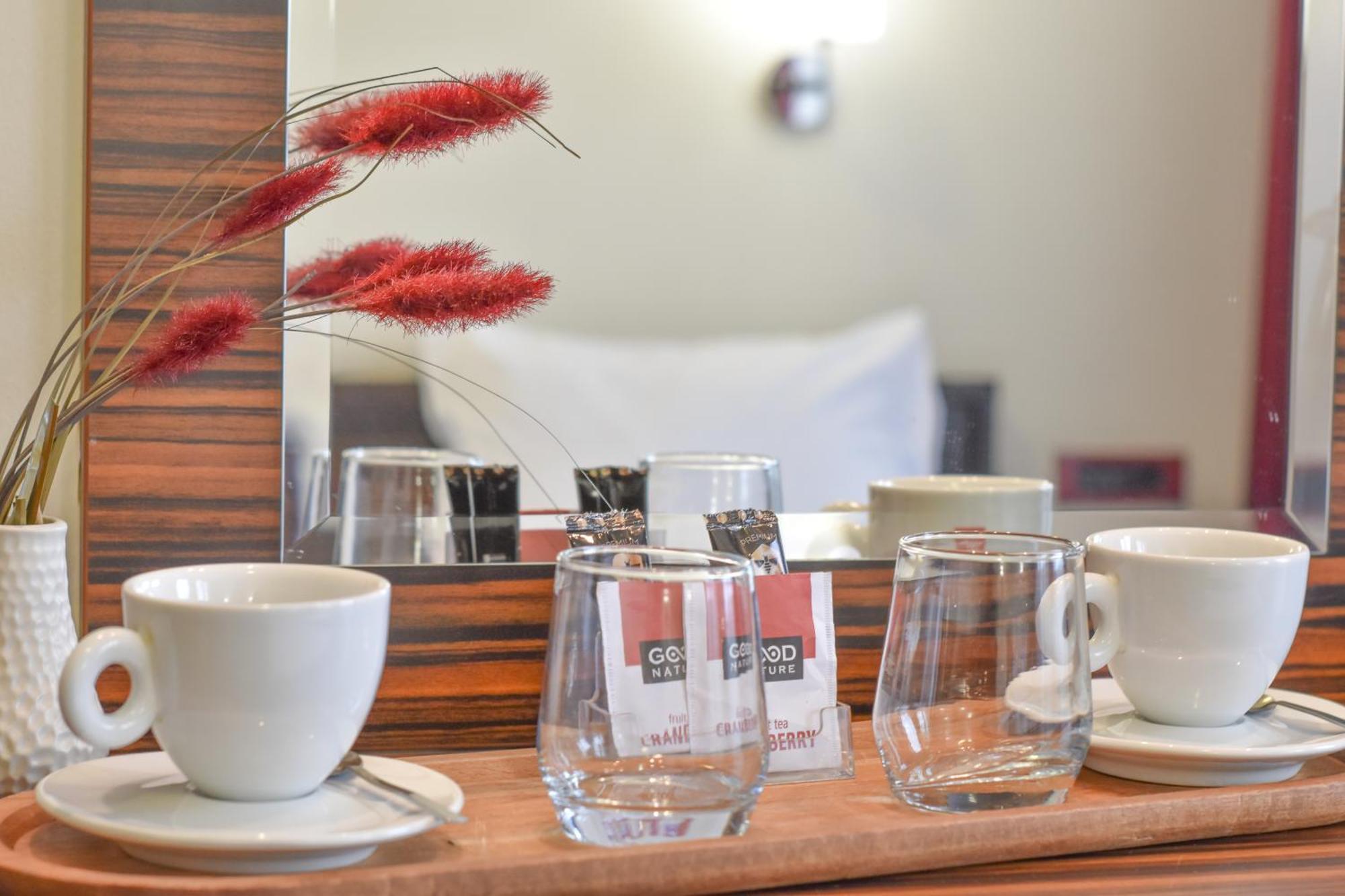 Hotel Hamburg スコピエ エクステリア 写真