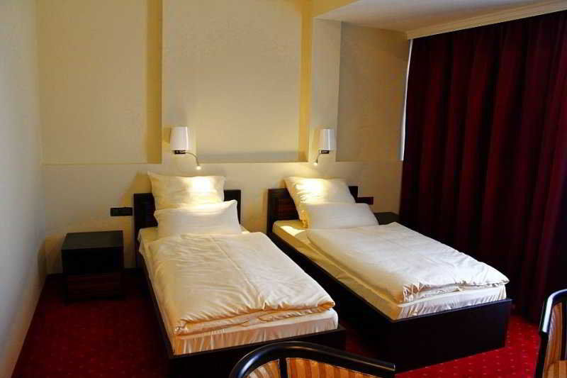 Hotel Hamburg スコピエ エクステリア 写真