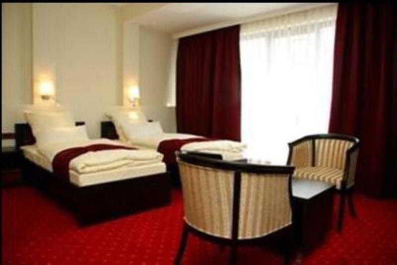 Hotel Hamburg スコピエ エクステリア 写真